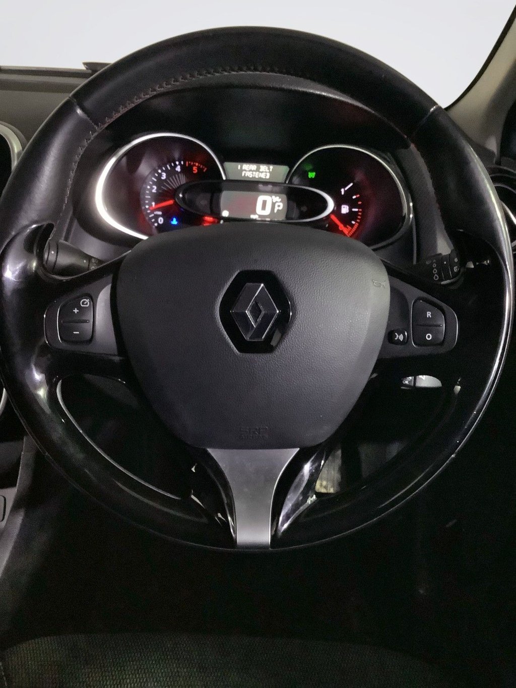 Used Renault Clio 2016 for sale - 76417181: Photo 16