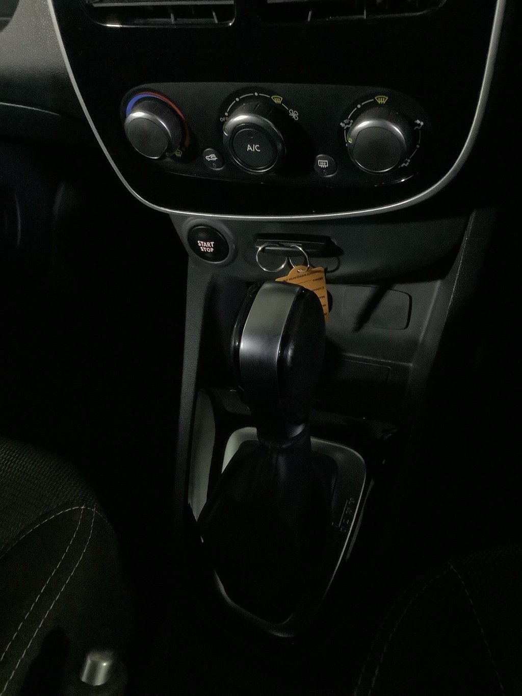 Used Renault Clio 2016 for sale - 76417181: Photo 24