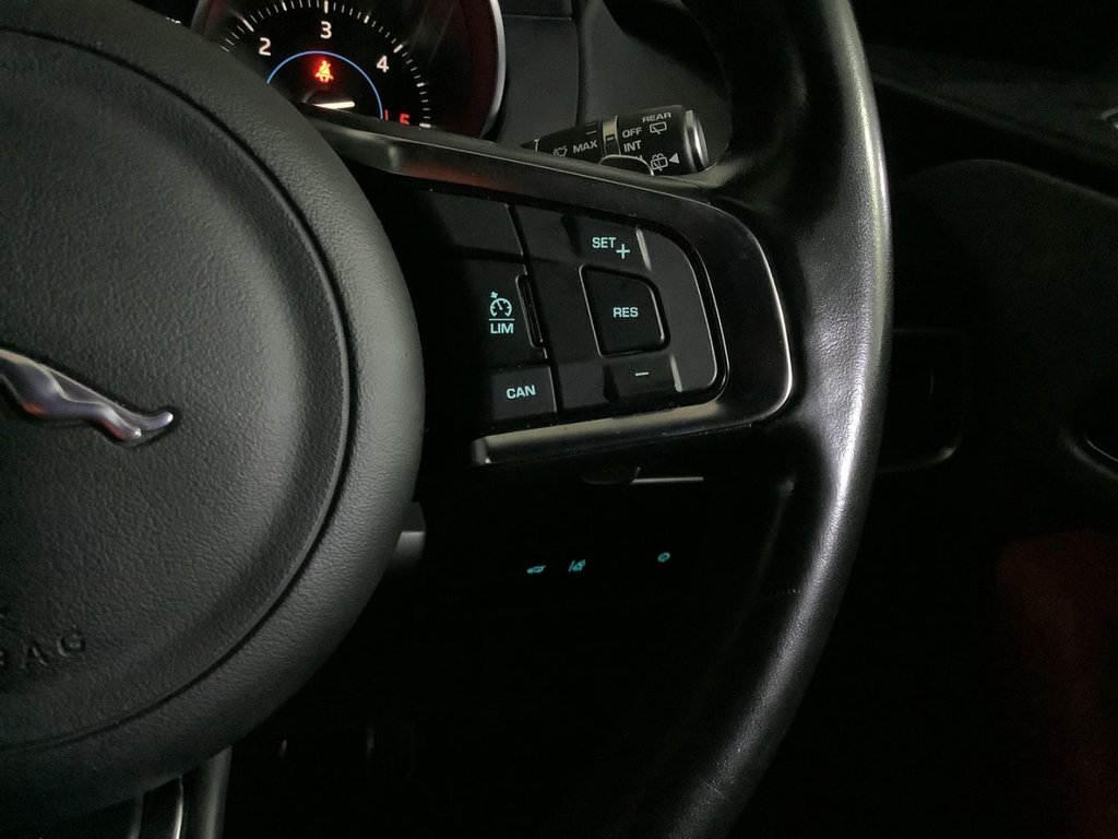 Used Jaguar F-Pace 2018 for sale - 76439252: Photo 19