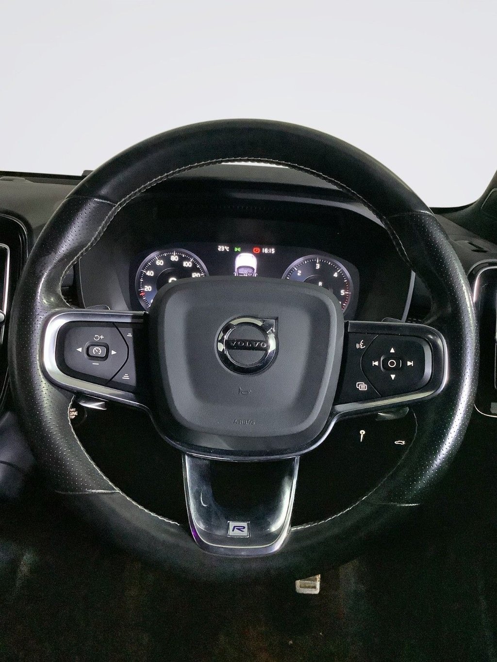 Used Volvo XC40 2020 for sale - 76068452: Photo 15