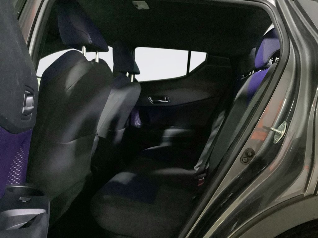 Used Toyota C-HR 2018 for sale - 76092381: Photo 13