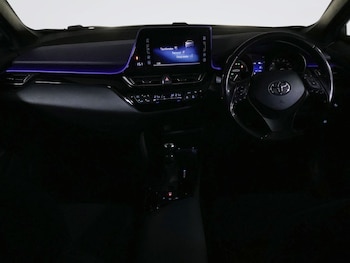 Used Toyota C-HR 2018 for sale - 76092381: Photo