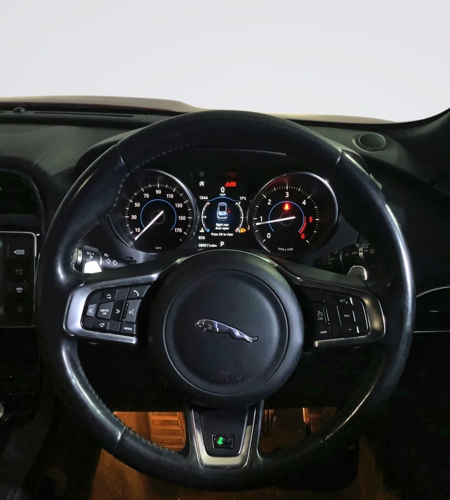 Used Jaguar F-Pace 2017 for sale - 76118489: Photo 14