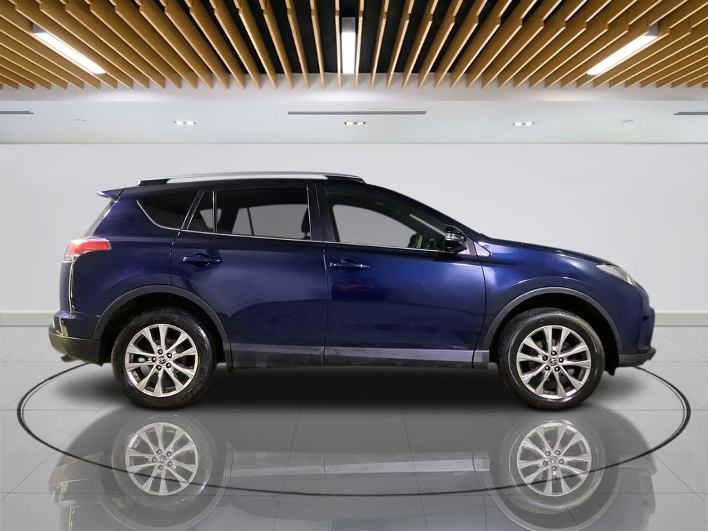 Used Toyota RAV4 2017 for sale - 76068404: Photo 9