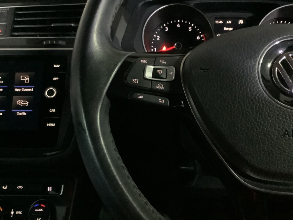 Used Volkswagen Tiguan 2018 for sale - 76848329: Photo 15