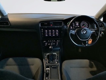 Used Volkswagen Golf 2018 for sale - 76985777: Photo