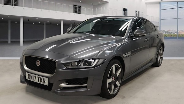 Used Jaguar XE 2017 for sale - 76210889: Photo 2