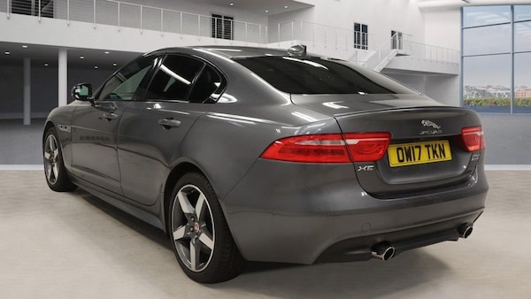 Used Jaguar XE 2017 for sale - 76210889: Photo 3
