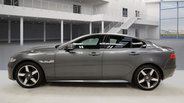 Used Jaguar XE 2017 for sale - 76210889: Photo 6