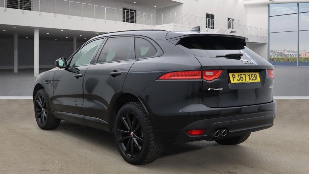 Used Jaguar F-Pace 2017 for sale - 76147799: Photo 3