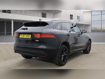 Used Jaguar F-Pace 2017 for sale - 76147799: Photo 4
