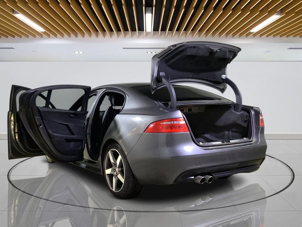 Used Jaguar XE 2019 for sale - 76439401: Photo 10