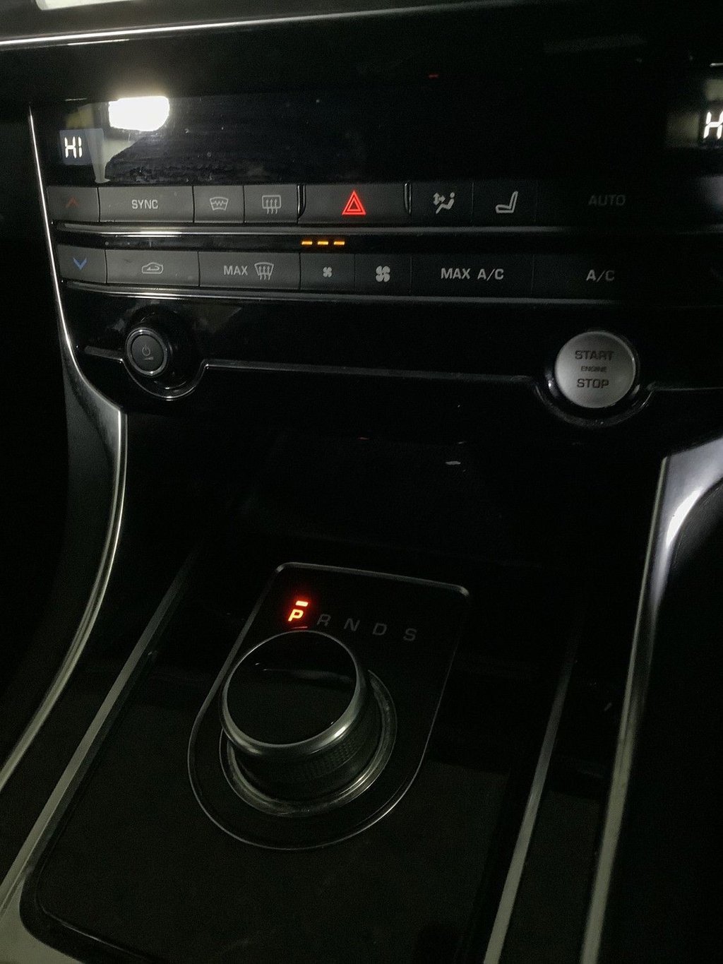 Used Jaguar XE 2019 for sale - 76439401: Photo 24