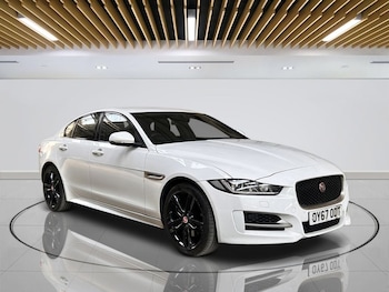 Used Jaguar XE 2017 for sale - 79244656: Photo