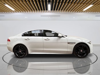 Used Jaguar XE 2017 for sale - 79244656: Photo
