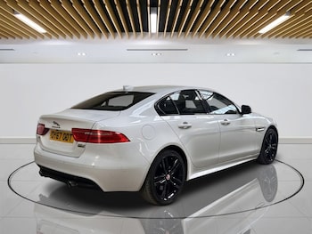 Used Jaguar XE 2017 for sale - 79244656: Photo