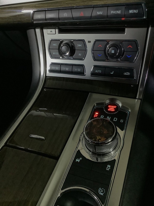 Used Jaguar XF 2015 for sale - 76286146: Photo 24