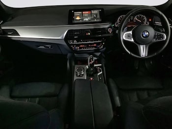 Used BMW 5 Series 2017 for sale - 76092508: Photo