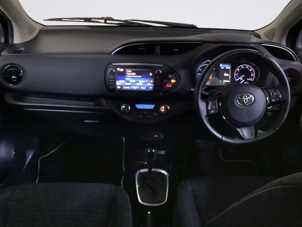 Used Toyota Yaris 2017 for sale - 76791990: Photo 2