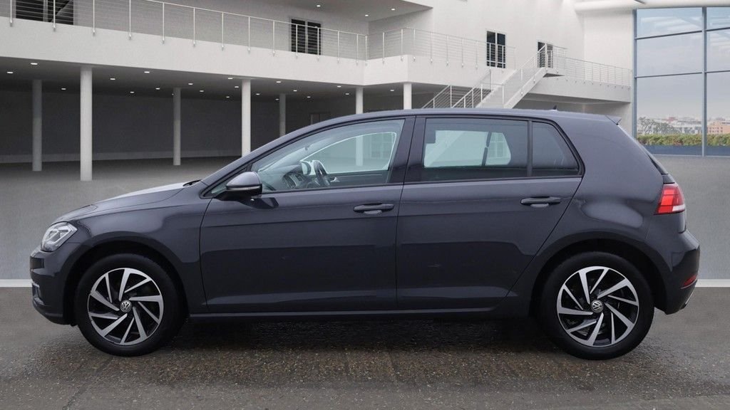 Used Volkswagen Golf 2020 for sale - 76501047: Photo 6