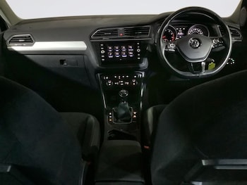 Used Volkswagen Tiguan 2020 for sale - 76176178: Photo 3