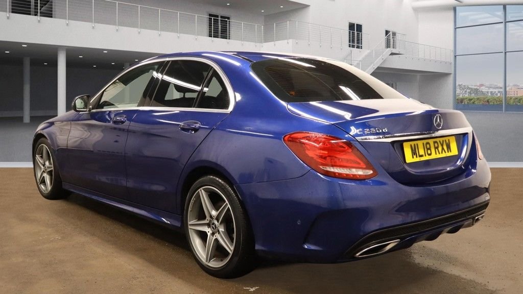 Used Mercedes-Benz C Class 2018 for sale - 77360156: Photo 9