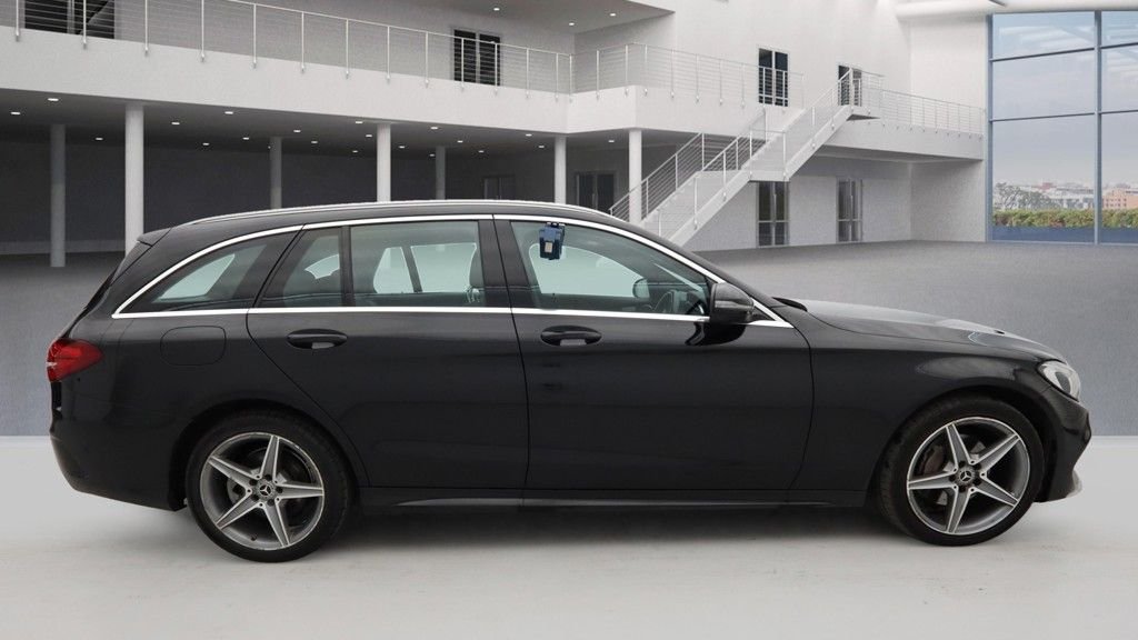 Used Mercedes-Benz C Class 2018 for sale - 76356253: Photo 5
