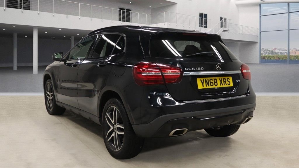 Used Mercedes-Benz GLA 2018 for sale - 77991088: Photo 3