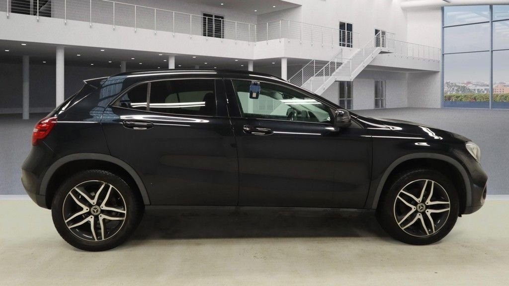 Used Mercedes-Benz GLA 2018 for sale - 77991088: Photo 5