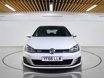Used Volkswagen Golf 2016 for sale - 76604421: Photo