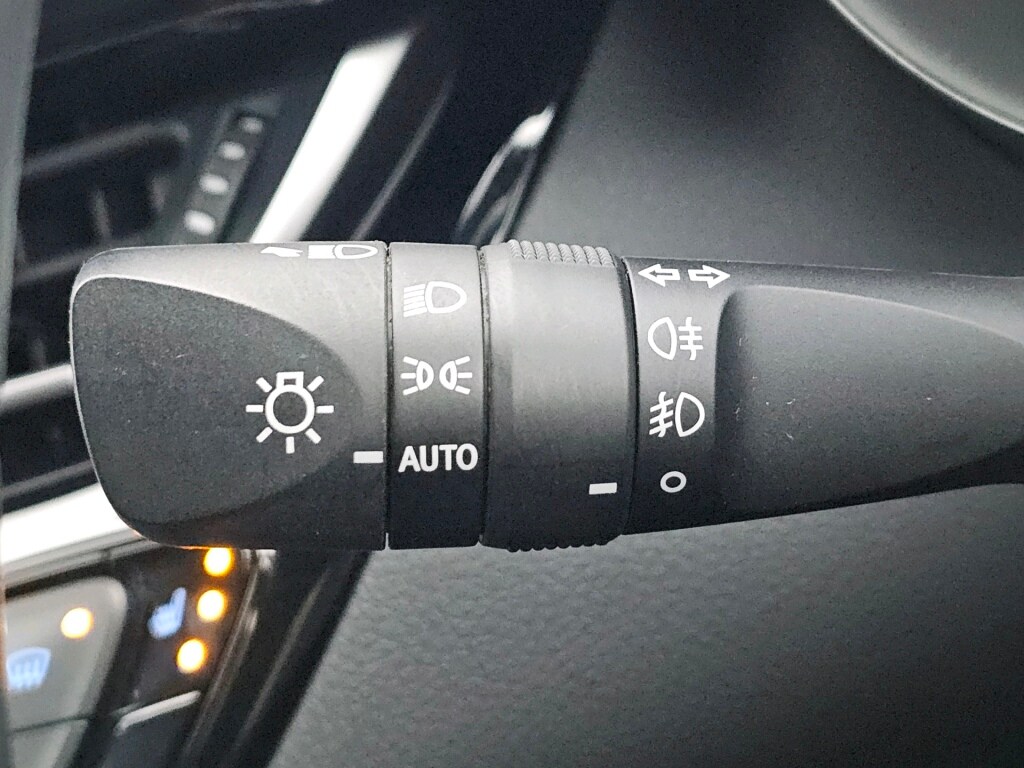 Used Toyota C-HR 2019 for sale - 77287294: Photo 32