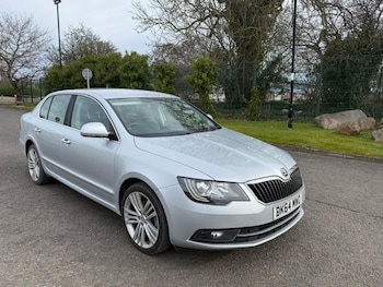 Used Skoda Superb 2015 for sale - 77976067: Photo