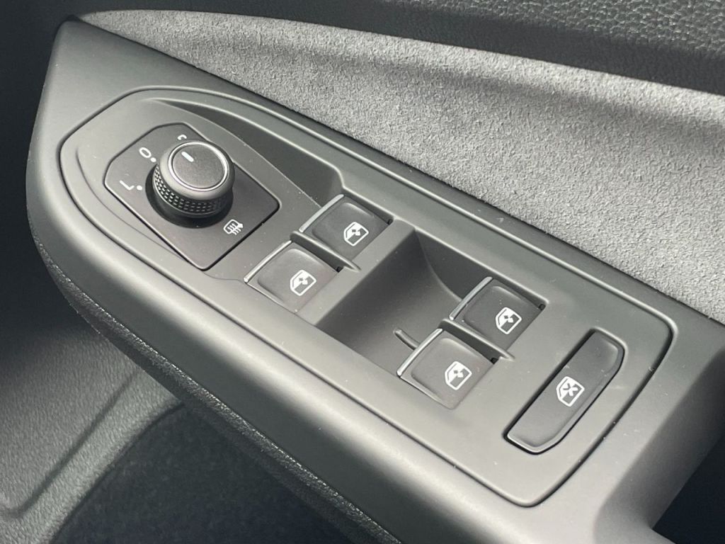 Used Volkswagen Golf 2024 for sale - 76840480: Photo 41