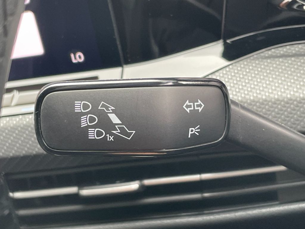 Used Volkswagen Golf 2024 for sale - 76840480: Photo 7