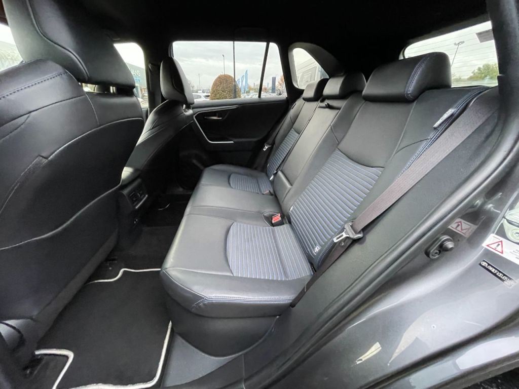 Used Toyota RAV4 2020 for sale - 76840449: Photo 17