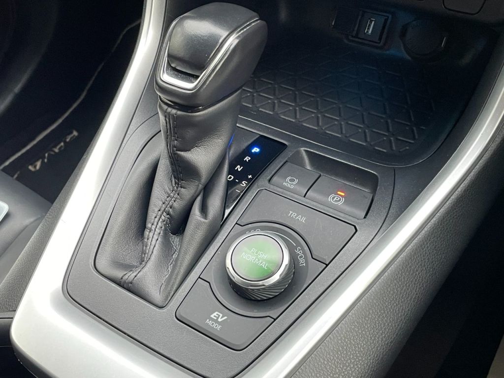 Used Toyota RAV4 2020 for sale - 76840449: Photo 23