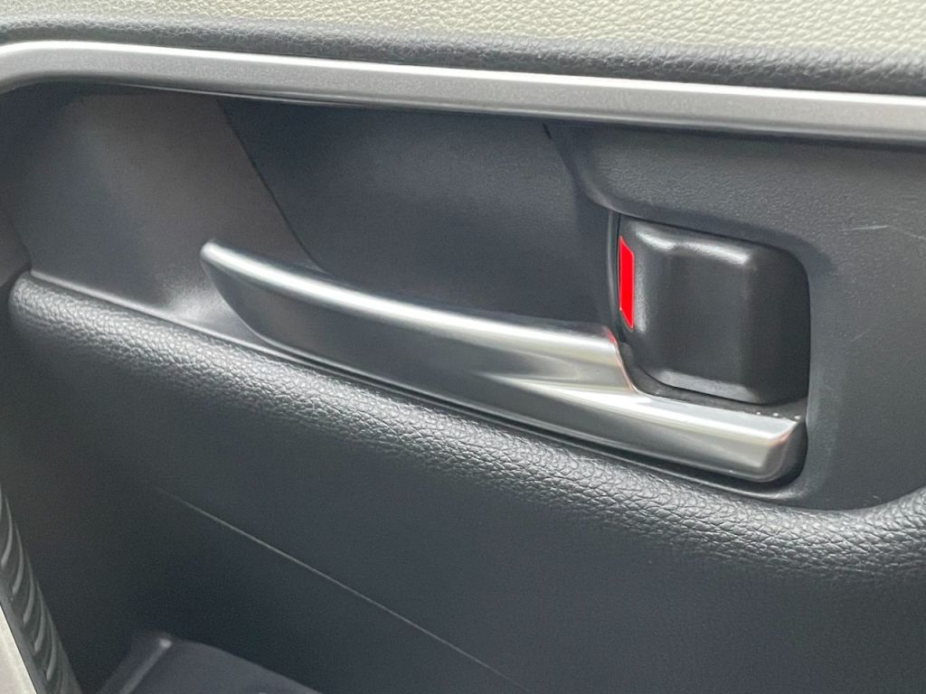 Used Toyota RAV4 2020 for sale - 76840449: Photo 31