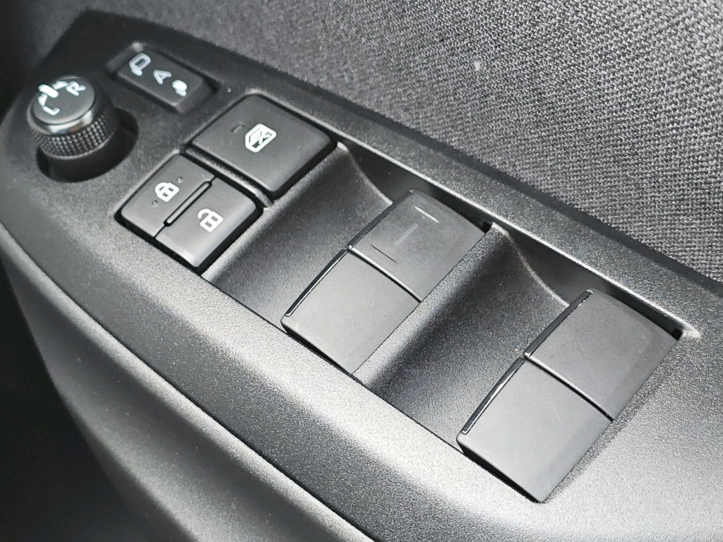 Used Toyota Yaris 2022 for sale - 76840544: Photo 32