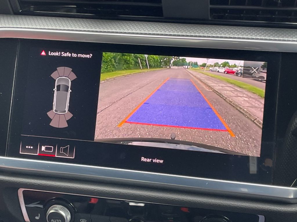 Used Audi Q3 2020 for sale - 76840440: Photo 40