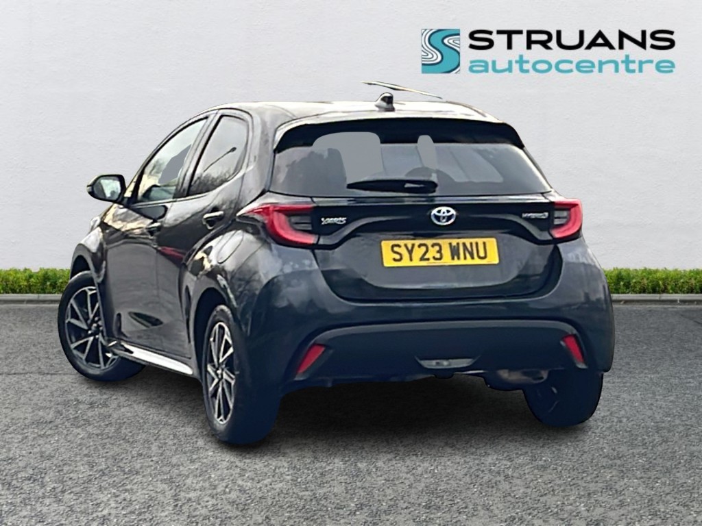 Used Toyota Yaris 2023 for sale - 76840537: Photo 2