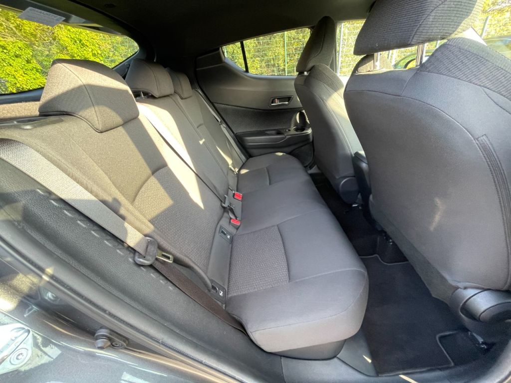 Used Toyota C-HR 2019 for sale - 76840501: Photo 18