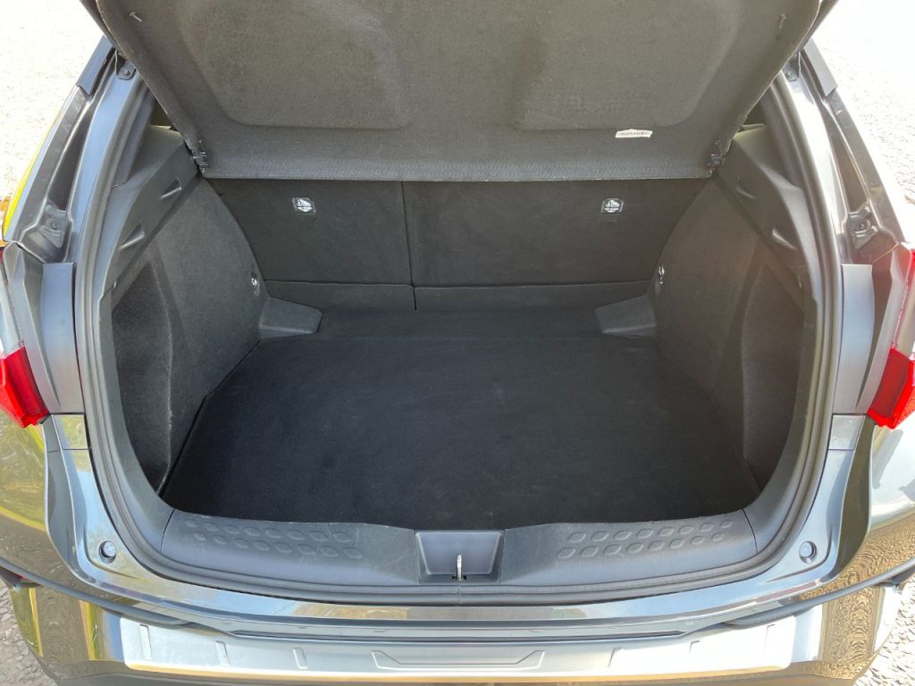 Used Toyota C-HR 2019 for sale - 76840501: Photo 22