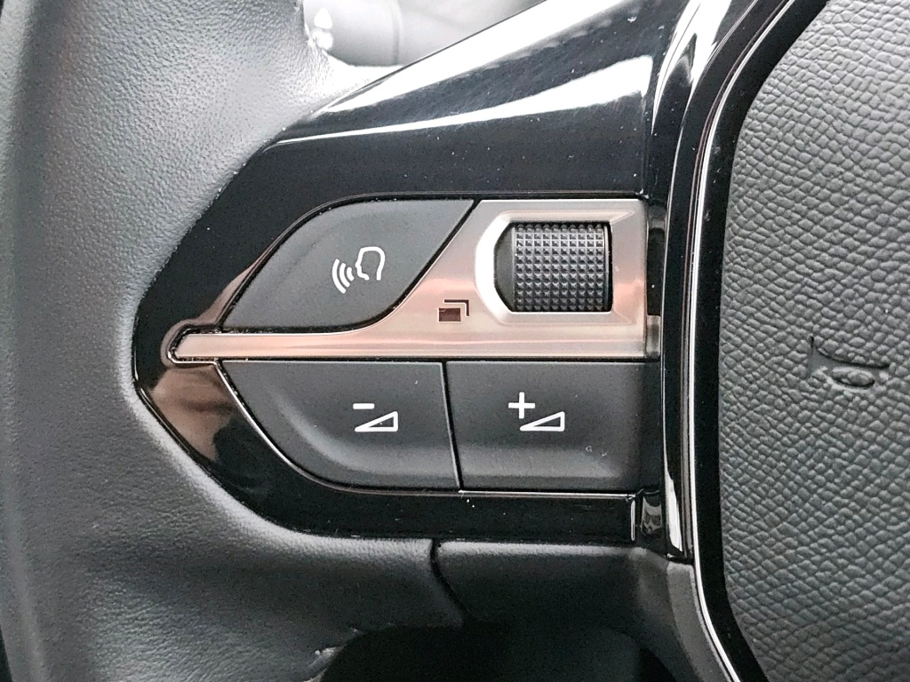 Used Peugeot 2008 2021 for sale - 77071909: Photo 33