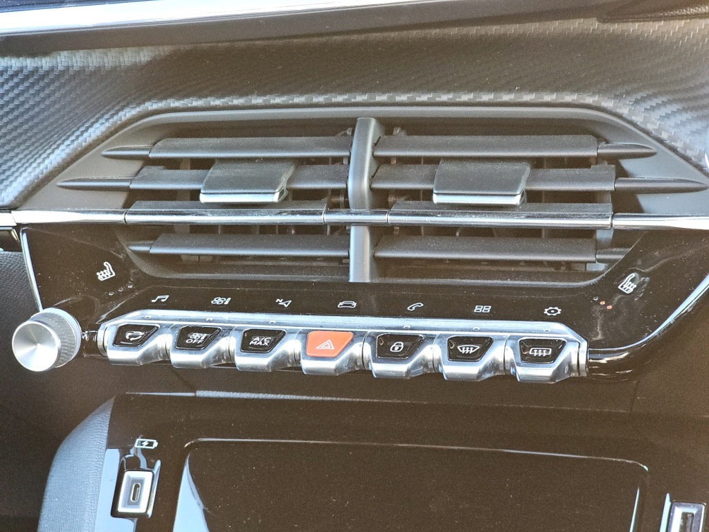 Used Peugeot 2008 2021 for sale - 76840543: Photo 25