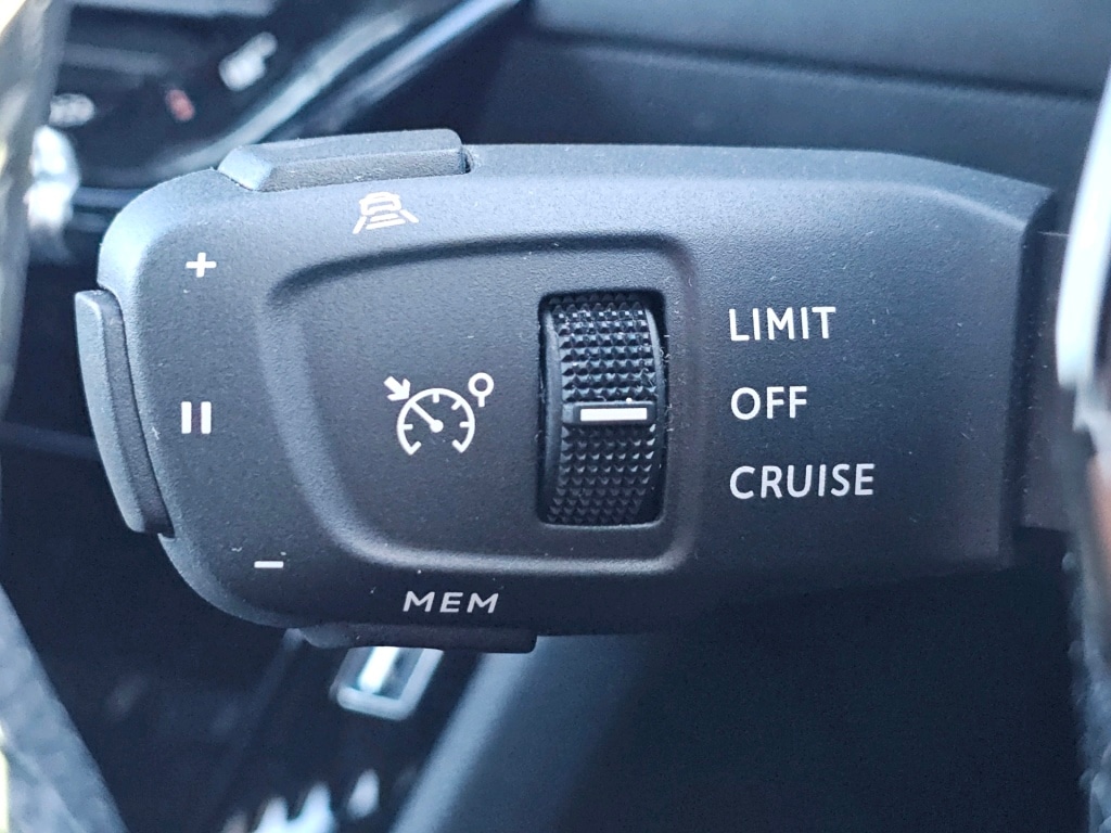 Used Peugeot 2008 2021 for sale - 76840543: Photo 30