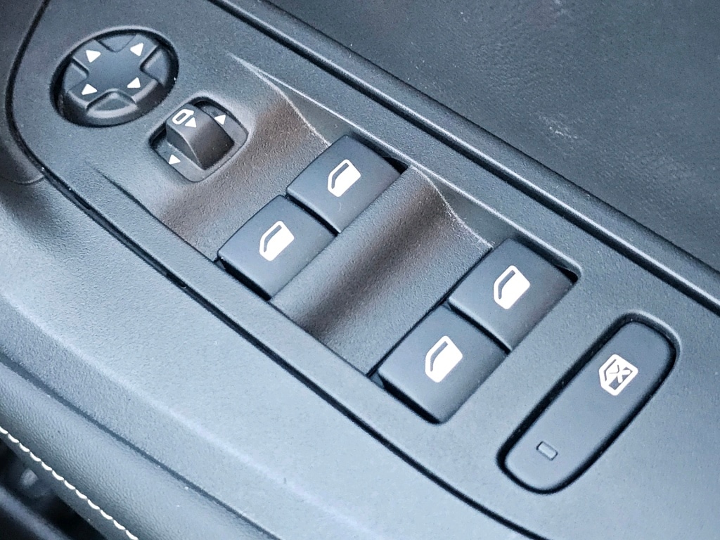 Used Peugeot 2008 2021 for sale - 76840543: Photo 37