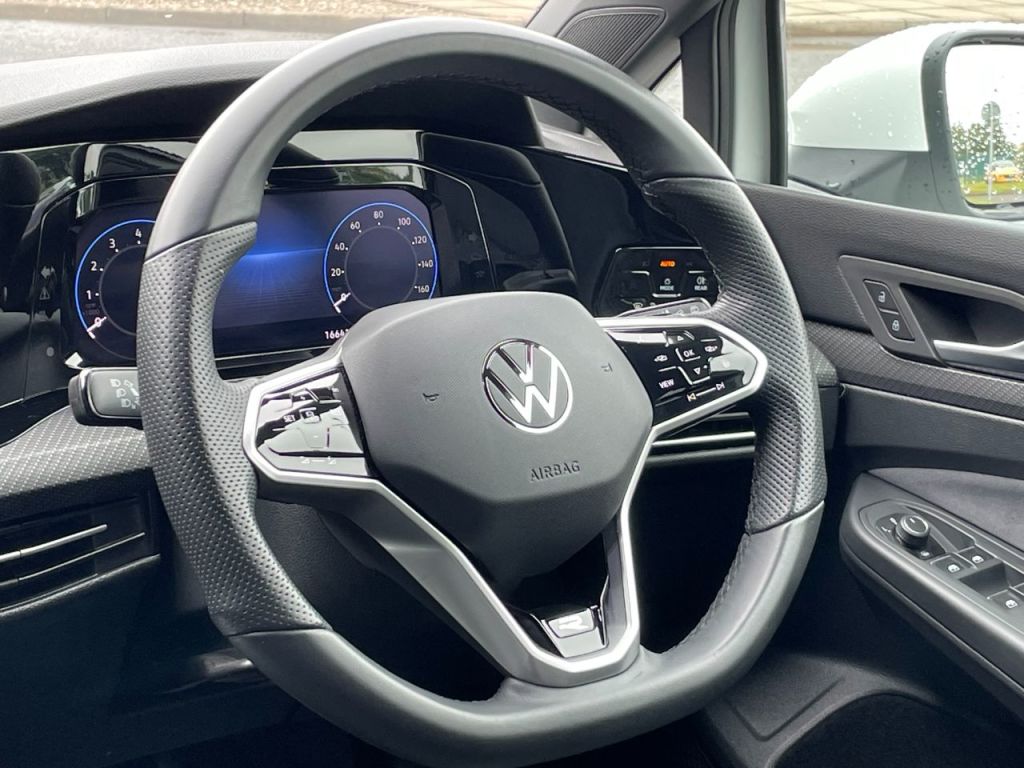 Used Volkswagen Golf 2024 for sale - 76840482: Photo 33