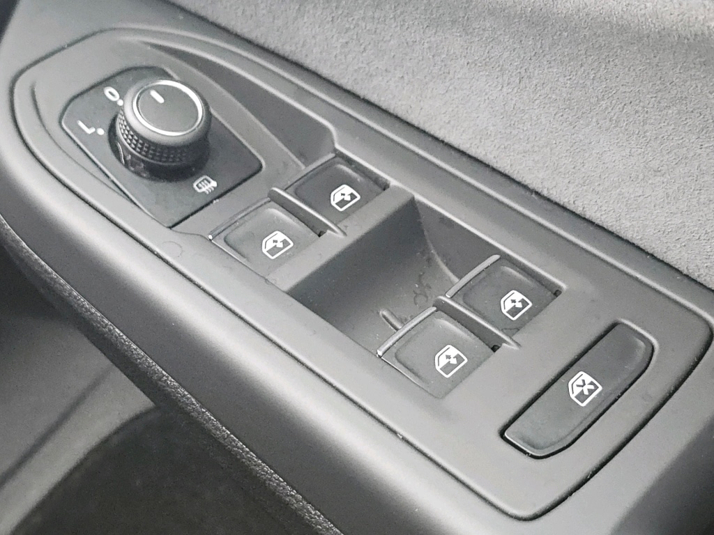 Used Volkswagen Golf 2023 for sale - 77394093: Photo 40