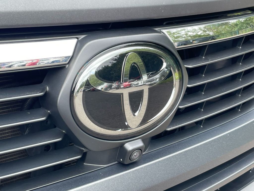 Used Toyota Hilux 2023 for sale - 76840504: Photo 11