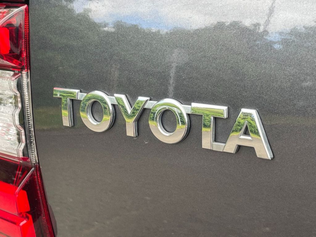 Used Toyota Hilux 2023 for sale - 76840504: Photo 18